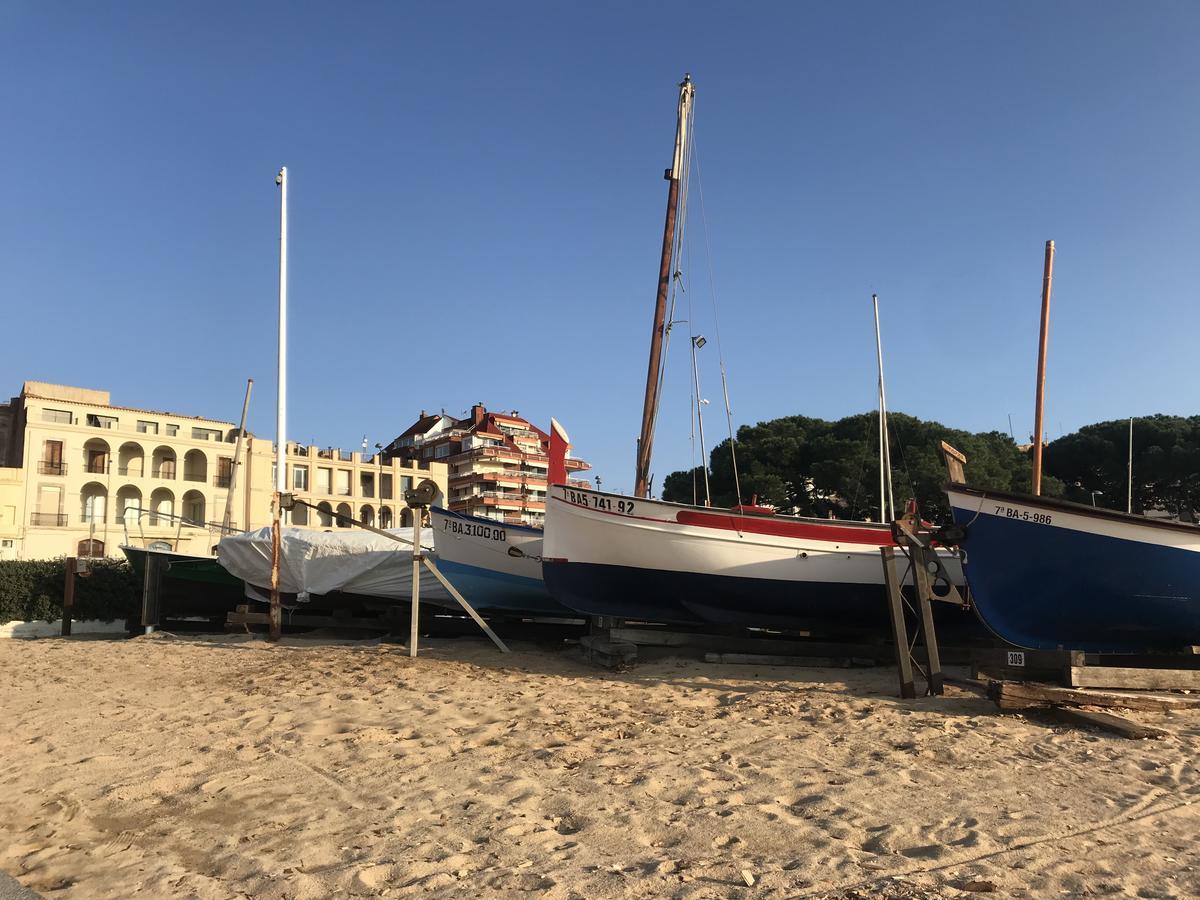 Apartaments Ample Port Marina パラモス エクステリア 写真